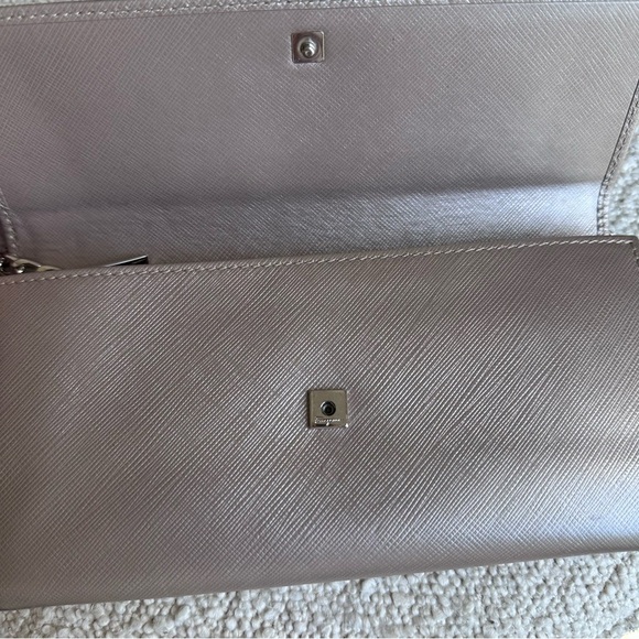 Salvatore Ferragamo Bow Wallet - Picture 3 of 6